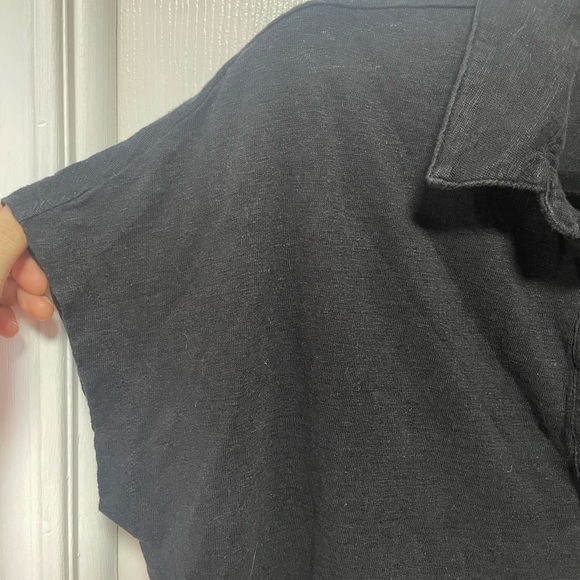 Black (Slightly) Cropped Polo T - Picture 2 of 3